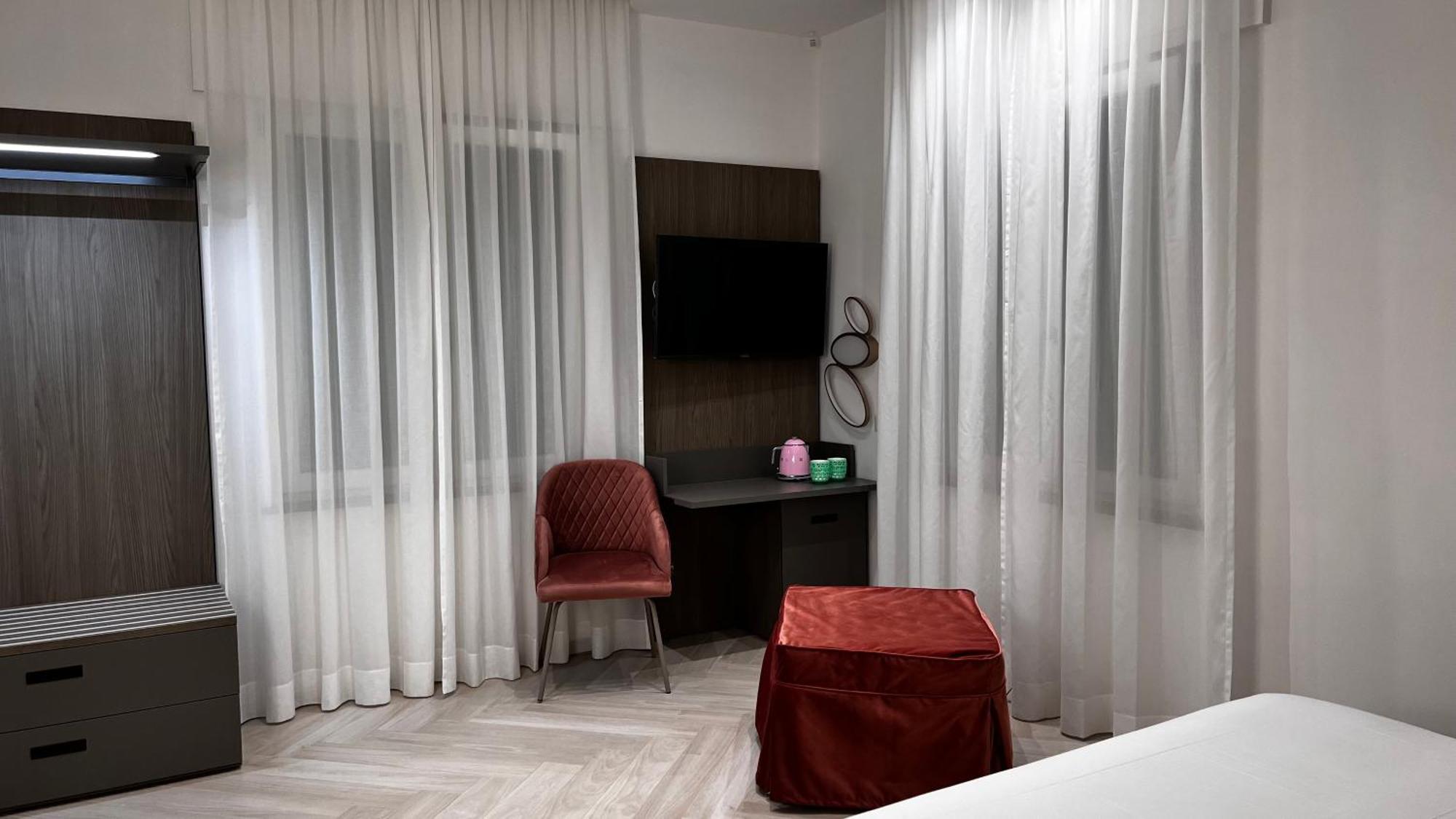 Patriziella 4 Rooms Sorrento Bagian luar foto