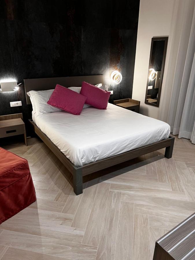 Patriziella 4 Rooms Sorrento Bagian luar foto