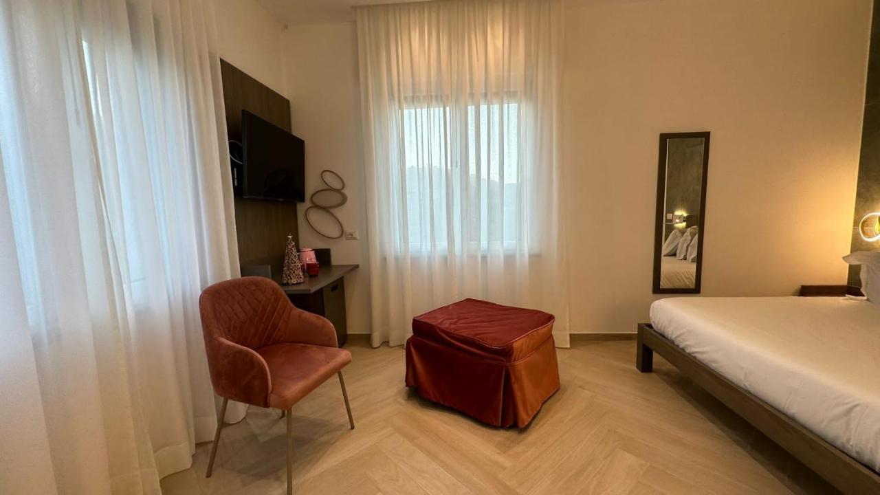 Patriziella 4 Rooms Sorrento Bagian luar foto