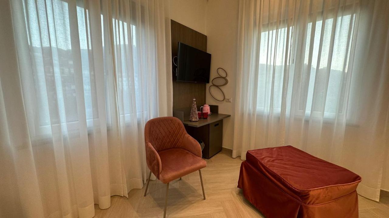 Patriziella 4 Rooms Sorrento Bagian luar foto