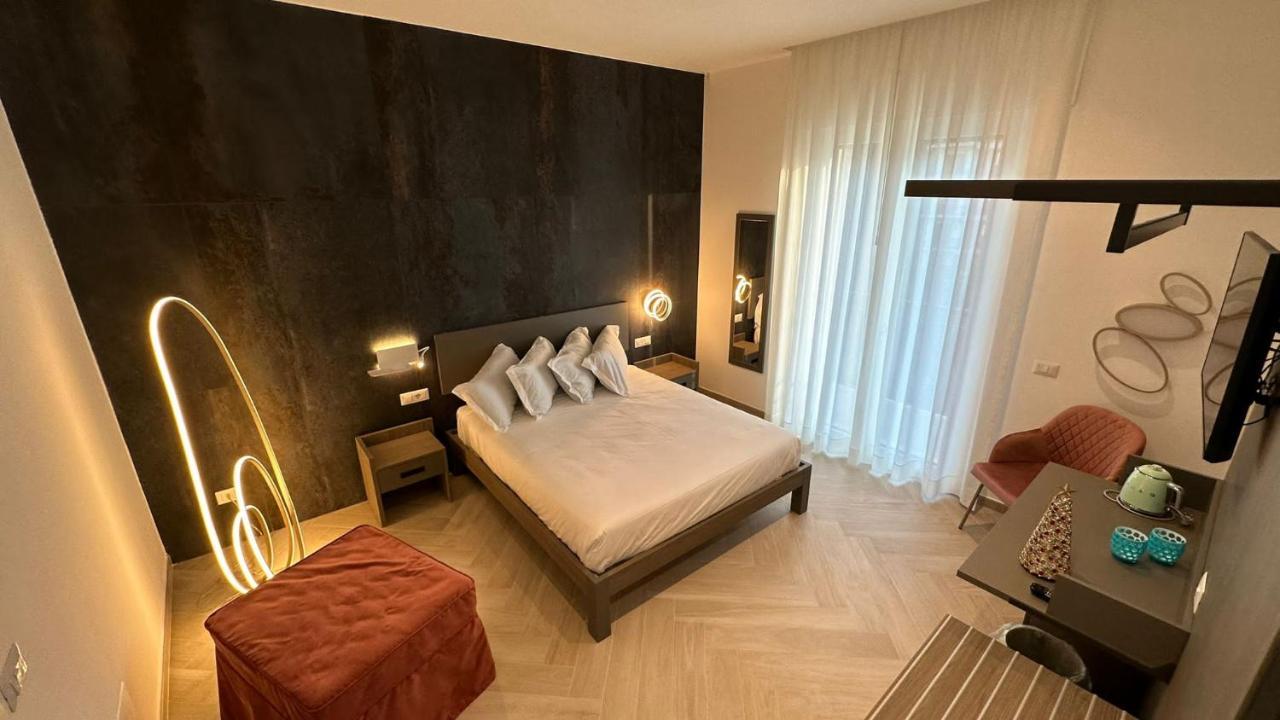 Patriziella 4 Rooms Sorrento Bagian luar foto