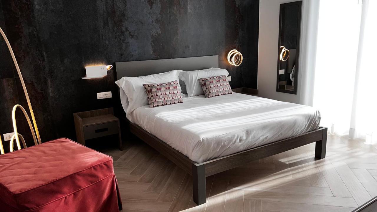 Patriziella 4 Rooms Sorrento Bagian luar foto