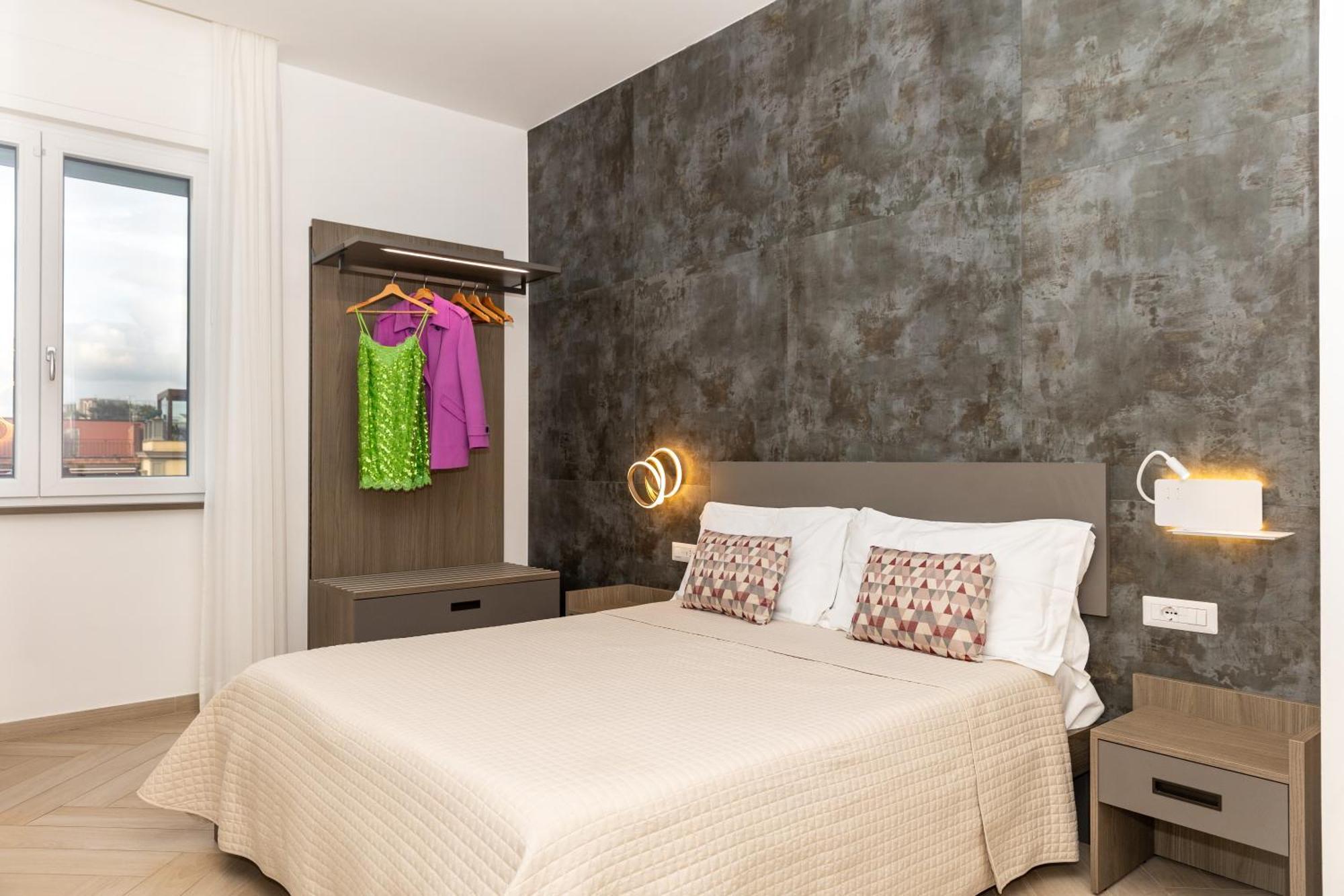 Patriziella 4 Rooms Sorrento Bagian luar foto